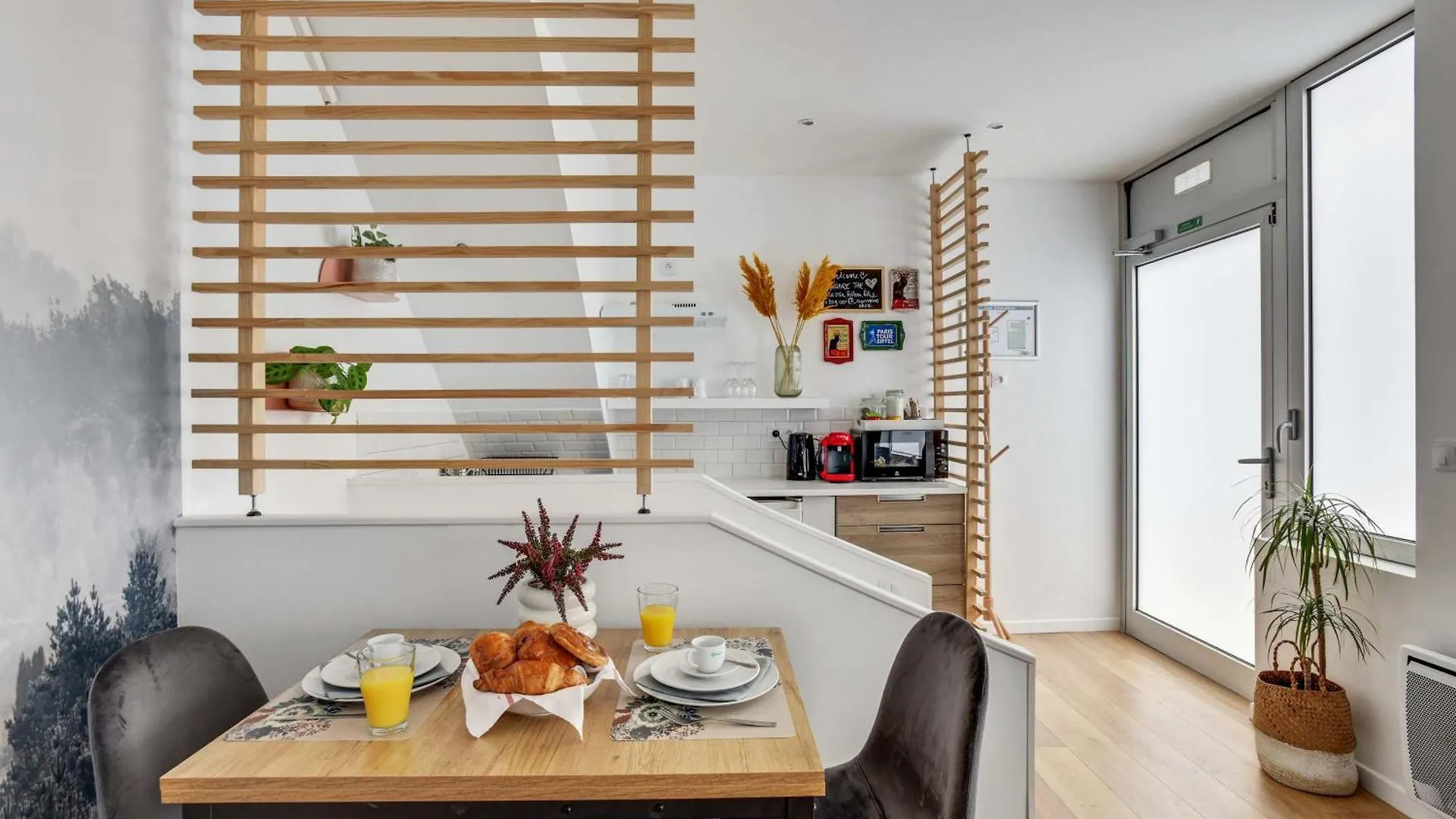 Elegantly Designed Duplex Studio For Four Párizs